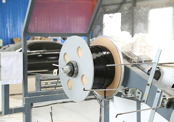 �ι��������